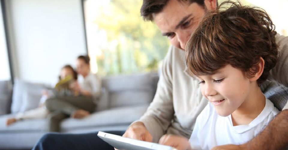 چگونگی رفتار والدین برای امنیت فرزندان در فضای مجازی