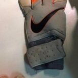 کفش استوک داره فوتبال ودست کش دروازبانی