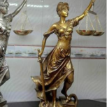 مجسمه‌ی پلی‌استر عدالت