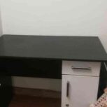 میز تحریر. و. شلف کاملا سالم ومرتب