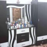 کمدو اینه و میز ارایشی درحد نو