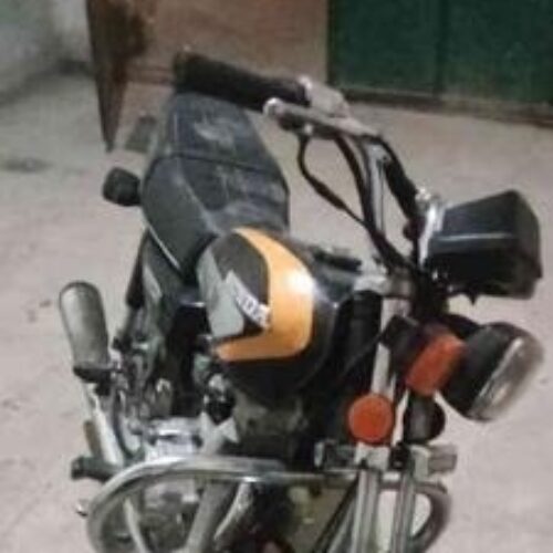 موتور سیکلت تمیز پلاک‌ملی