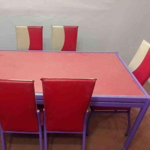 میز ناهارخوری با صندلی